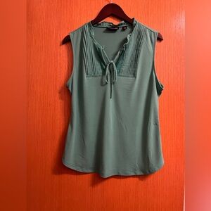 NY & Co green sleeveless blouse tie front
